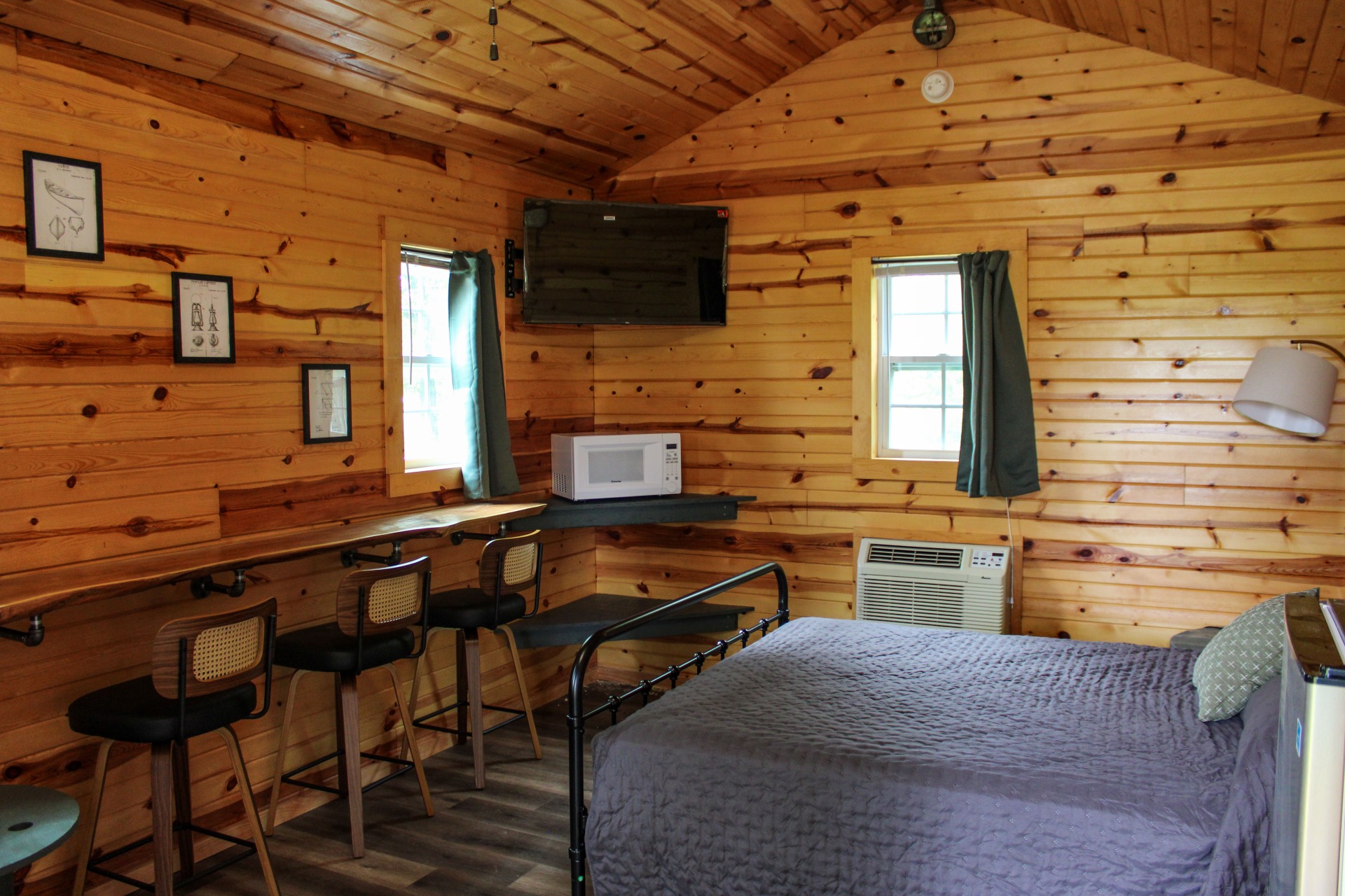 Goldfinch Glamping Cabin