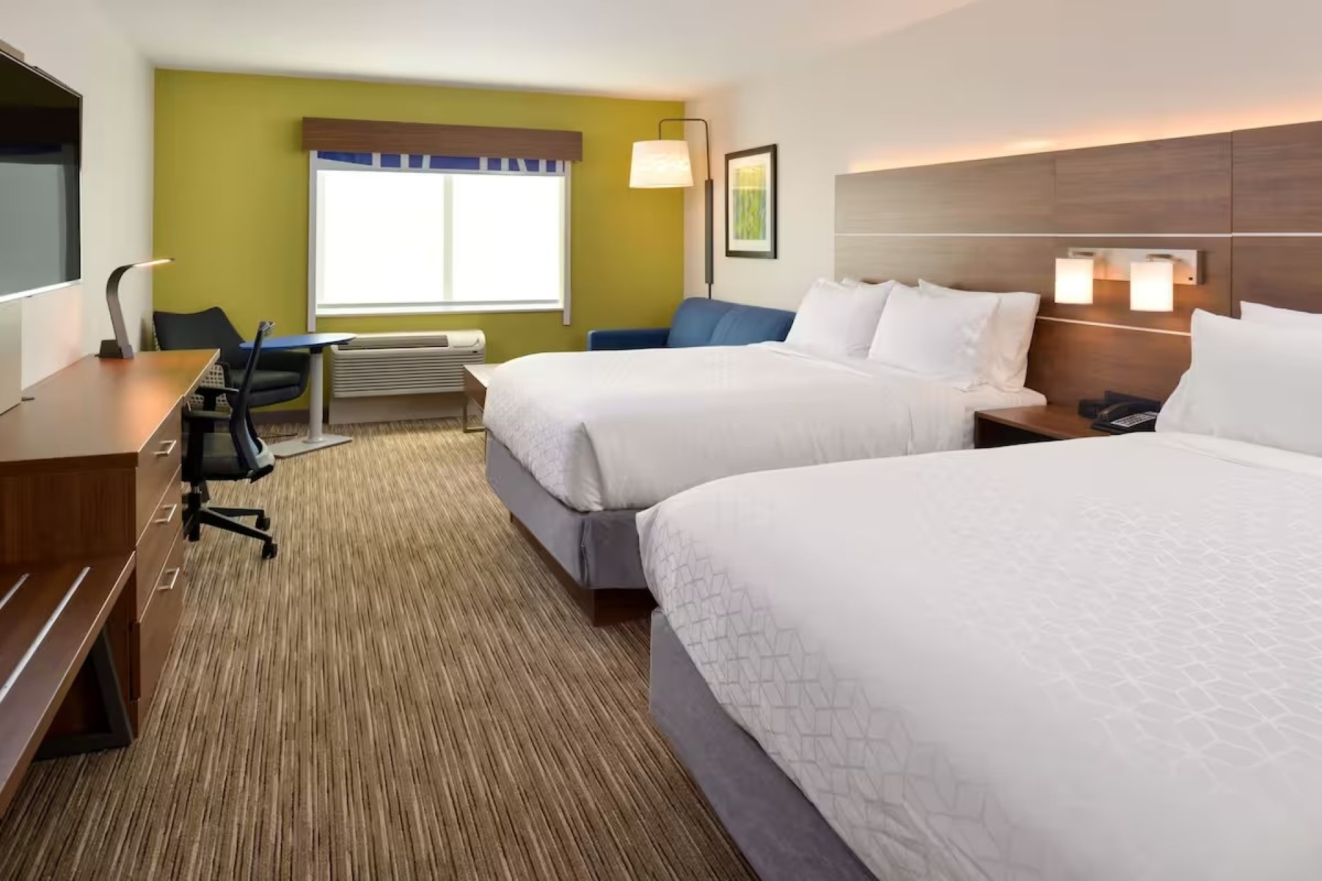 Holiday Inn Express & Suites