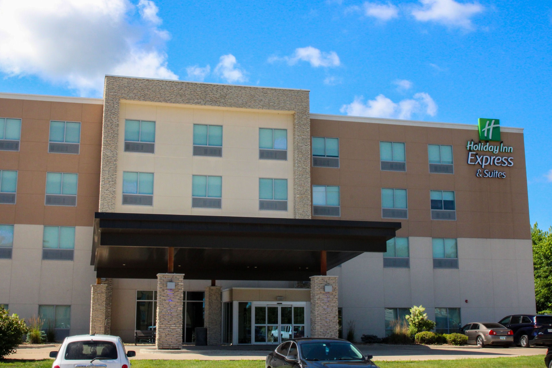 Holiday Inn Express & Suites